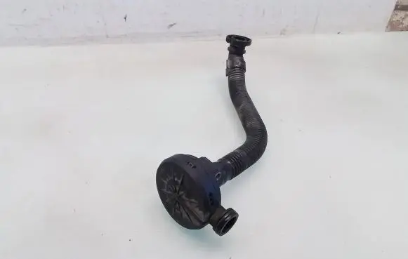Volkswagen Golf VI Breather/breather pipe/hose 03E103765C