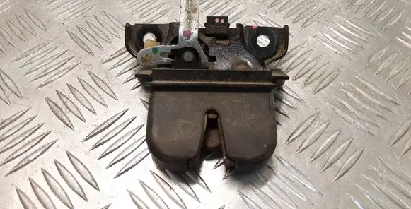 Audi A3 S3 8L Tailgate/trunk/boot lock/catch/latch 8L0827505E