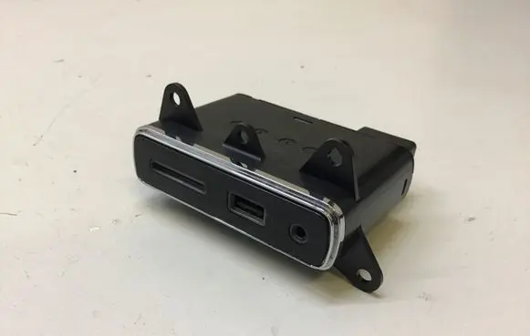 Dodge Durango USB socket connector 68141322AA 68141322 61571C3273