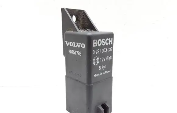 Volvo S80 Glow plug pre-heat relay 30751798 0281003037