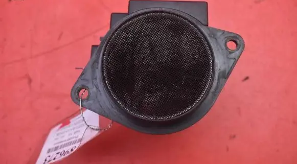 Audi A4 S4 B5 8D Mass air flow meter 037906461B