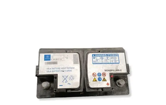 Mercedes-Benz E W212 Car battery A0009822108