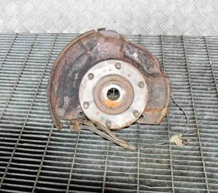 Mitsubishi L200 Front wheel hub