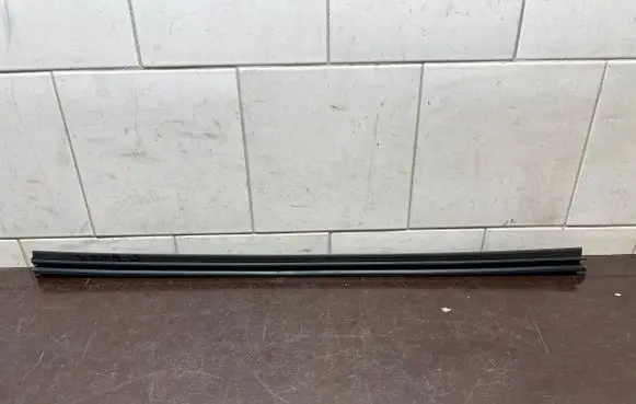 Honda Jazz Rubber seal rear door window/glass 