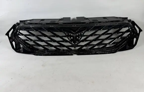 Seat Ateca Front bumper upper radiator grill 575853654