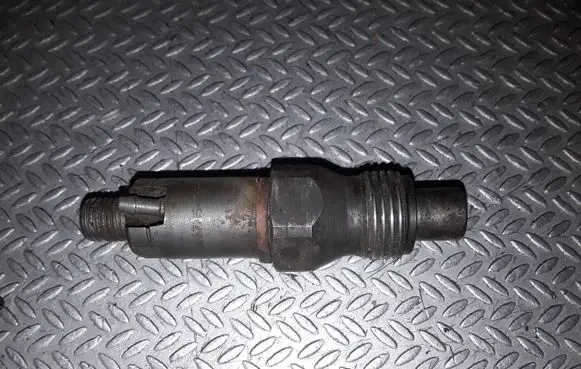 Renault Megane I Fuel injector 6735406H