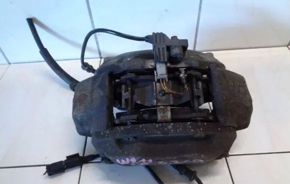Mercedes-Benz E W211 Front brake caliper