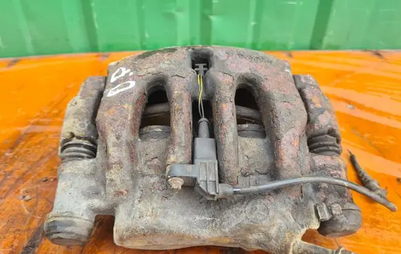 Volkswagen Crafter Front brake caliper 2E0615106B