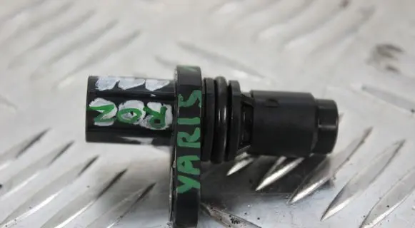Toyota Yaris Camshaft position sensor 01P131290