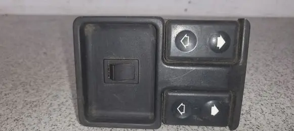 BMW 5 E34 Electric window control switch 1374491
