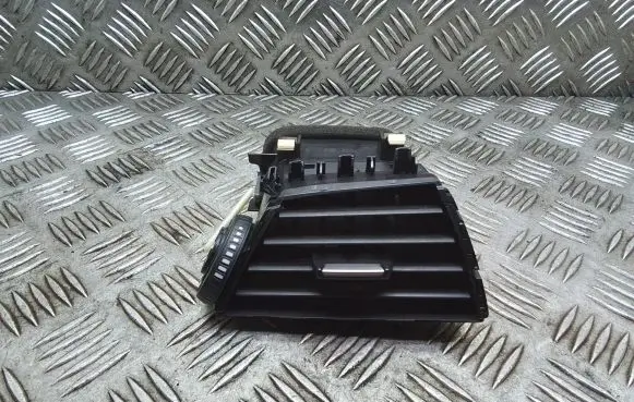 BMW 1 F20 F21 Dashboard side air vent grill/cover trim 9205356 920535607