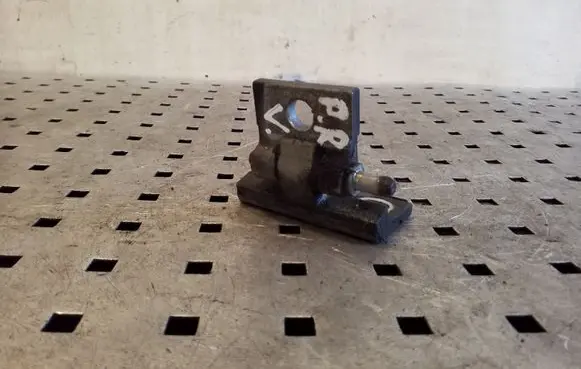 Volvo XC90 Front door upper hinge