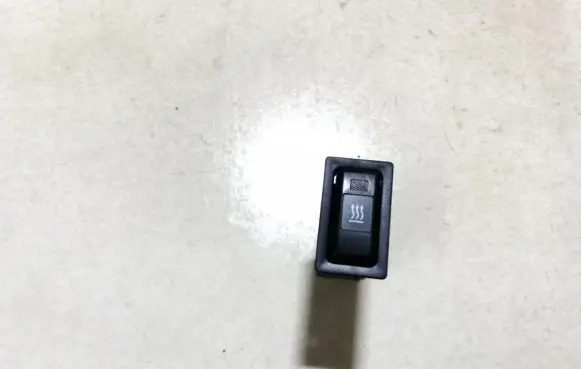 Toyota Avensis T250 Windscreen/window heater switch 153337