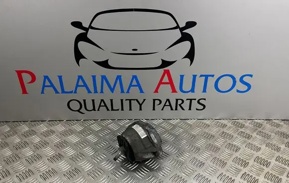 BMW 5 E60 E61 Engine mount bracket RM676987402