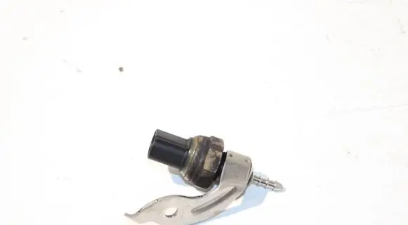Mercedes-Benz Sprinter W906 Fuel pressure sensor A6510703981004