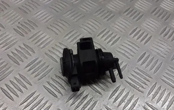 Renault Megane II Valve vacuum 8200661049