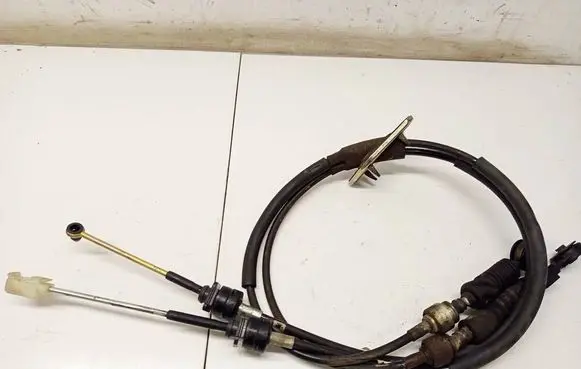 Volvo S60 Gear shift cable linkage 