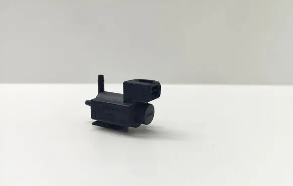 BMW 5 F10 F11 Turbo solenoid valve 7810831 70231800