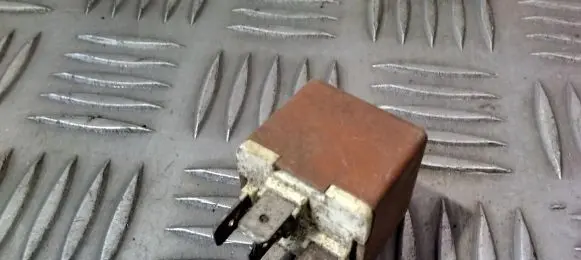 Renault Laguna I Other relay 12V2515A