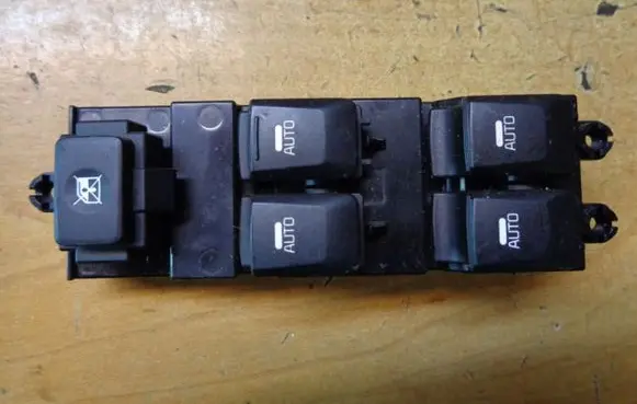 KIA Ceed Electric window control switch 93570A2900