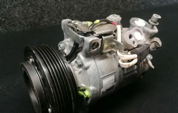 Mercedes-Benz A W176 Air conditioning (A/C) compressor (pump) A0008303502