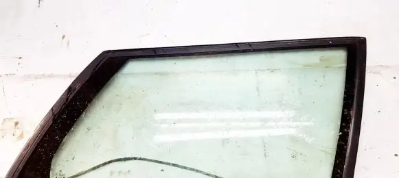 Volkswagen PASSAT B3 Rear side window