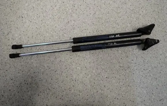 Mitsubishi ASX Tailgate strut 