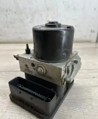 Mitsubishi Grandis ABS Pump MN116523 06210201424 B3U4C28A47