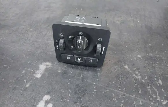 Volvo V50 Light switch 30739300