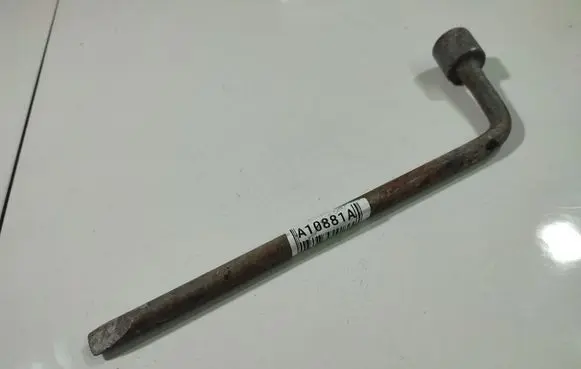 Toyota Avensis Verso Wheel nut wrench 