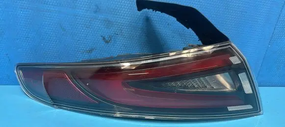 Alfa Romeo Giulia Rear/tail lights 20690112 00505664190 15102024