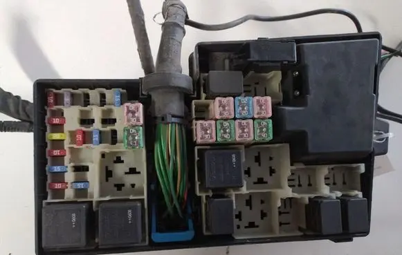 Volvo V50 Fuse module 8688040 518818000
