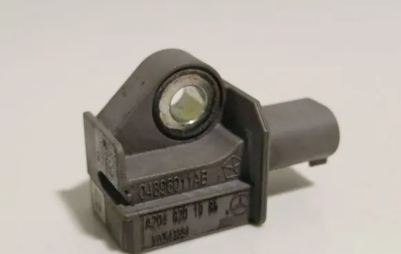 Chrysler Grand Voyager V Airbag deployment crash/impact sensor A2048201985