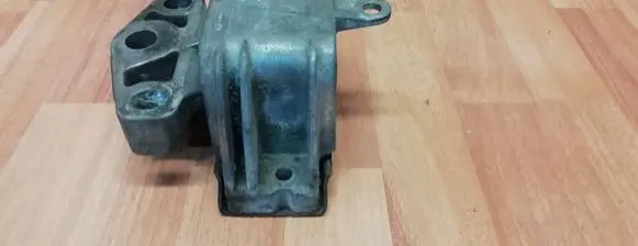 Volkswagen Sharan Engine mount bracket 7M3199555