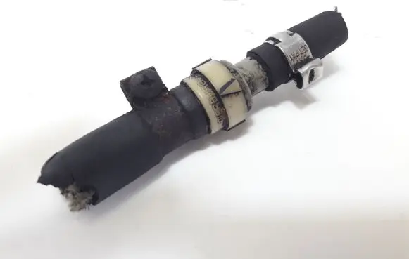 Audi A6 S6 C4 4A Fuel line pipe