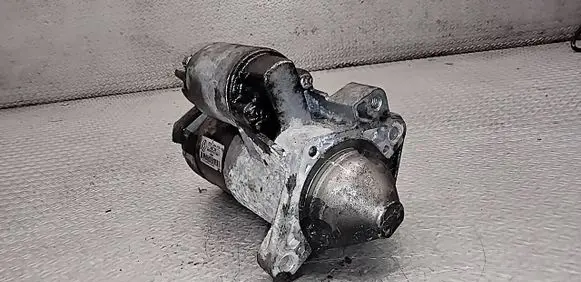 Renault Laguna III Starter motor 8200584675B M000T87881