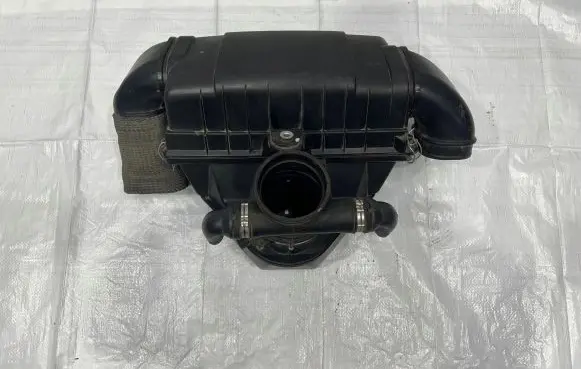 Maserati GranTurismo Air filter box