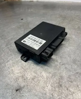 Mercedes-Benz E W210 Tow bar trailer control unit/module 0295456732 5DS00810200