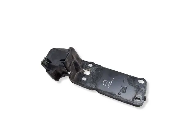 BMW X1 E84 Radiator mount bracket 7117812 51647117812