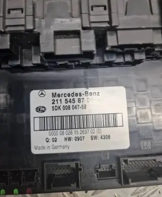 Mercedes-Benz E W211 Fuse box set 5DK00804758 2115458701