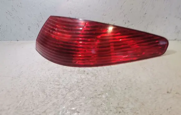 Peugeot 607 Rear/tail lights