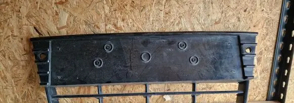 Ford Focus Front bumper lower grill BM5117K945F