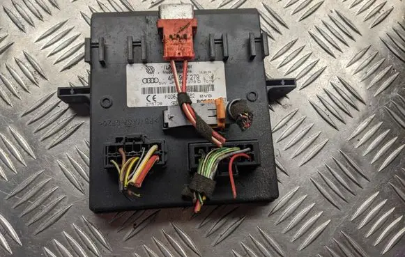 Audi A6 S6 C6 4F Power management control unit 4F0907279