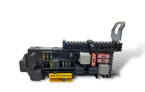 Mercedes-Benz C W204 Fuse module 748038