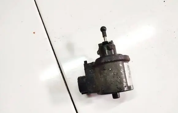 Headlight level adjustment motor