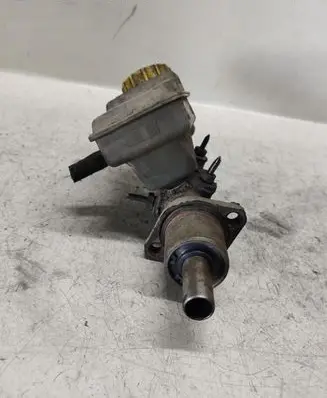 Volkswagen Transporter - Caravelle T4 Master brake cylinder