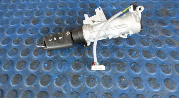 Skoda Octavia Mk3 (5E) Ignition lock CART5Q0905865 5Q0905865