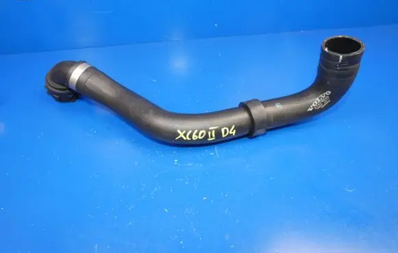 Volvo XC60 Engine coolant pipe/hose 31474845
