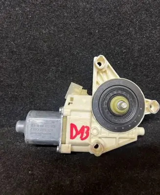Mercedes-Benz C W204 Front door window regulator motor A2048200142 971219100