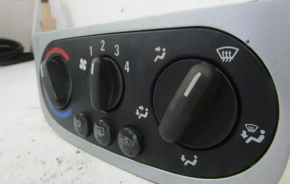 Opel Corsa C Air conditioning/heating control unit 